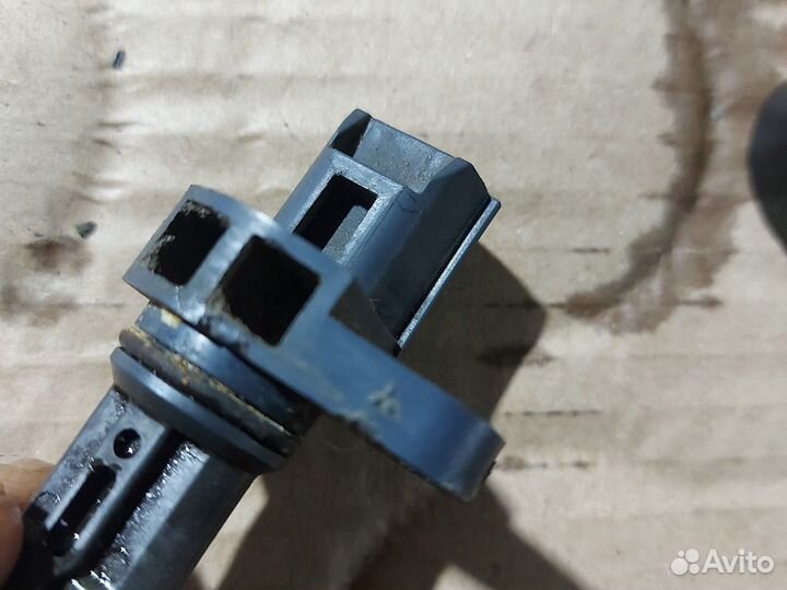 Датчик положения коленвала Mitsubishi Lancer 10