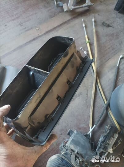 Дефлектор воздушный mercedes w220С дефектом