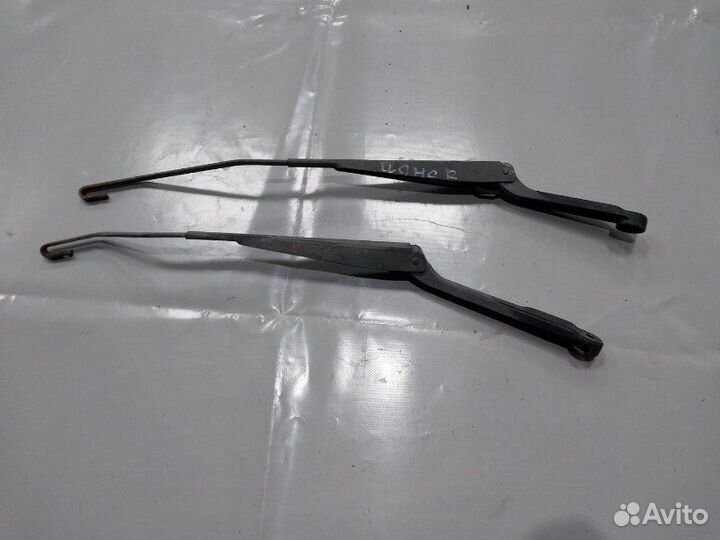 Поводок дворника Заз Сенс седан 1.5 A15SMS 2009