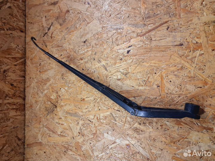 Поводок стеклоочистителя левый Mazda 6 GH