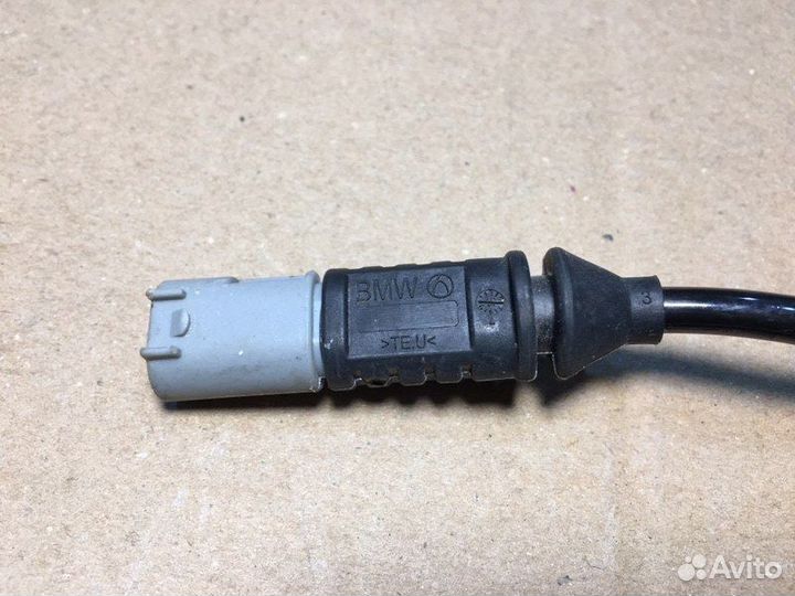 Датчик износа тормозных колодок передний левый Bmw