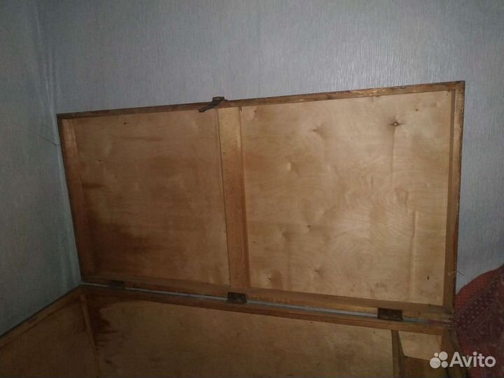 Сундук деревянный