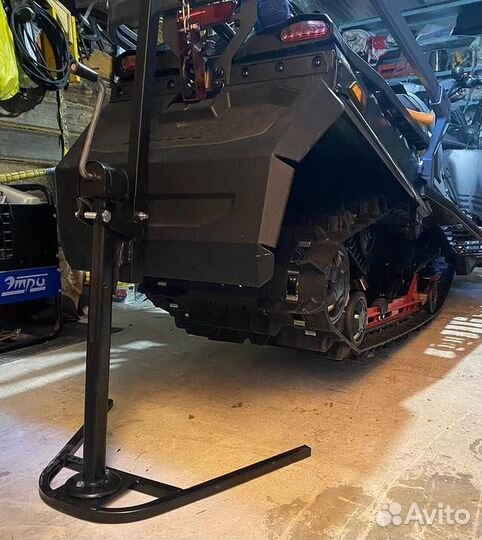 Домкрат подъёмник для снегохода