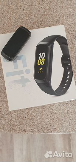 Фитнес браслет Samsung galaxy fit
