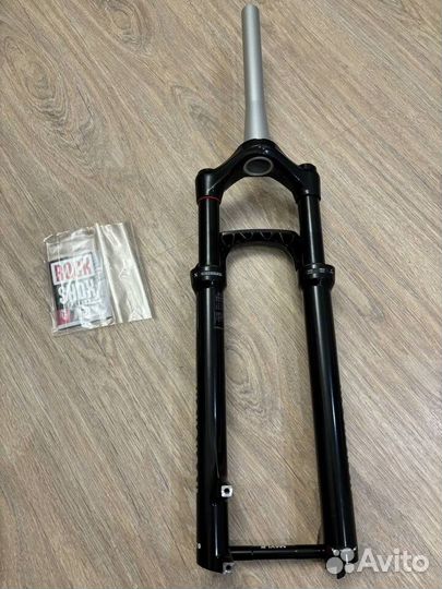 Новая вилка RockShox Judy gold