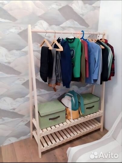 Вешалка для одежды напольная из дерева
