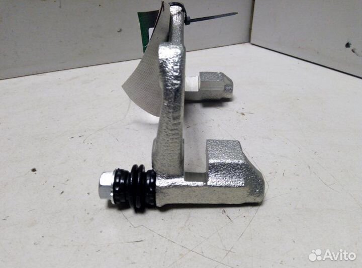 Скоба суппорта заднего Audi A4 B5 1994-2001