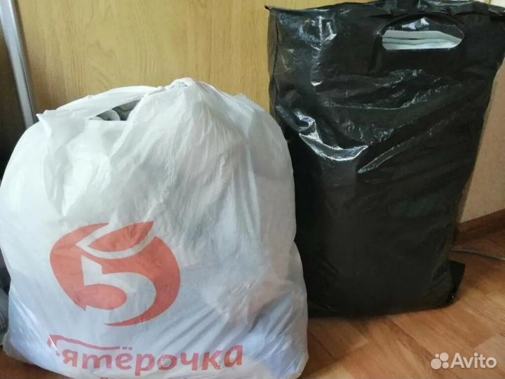 Отдам женские вещи пакетами