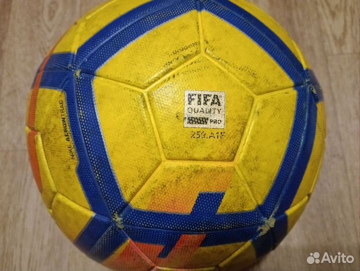 Футбольный мяч nike magia pro