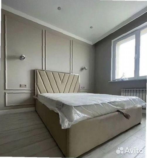 Кровать двуспальная новая мягкая