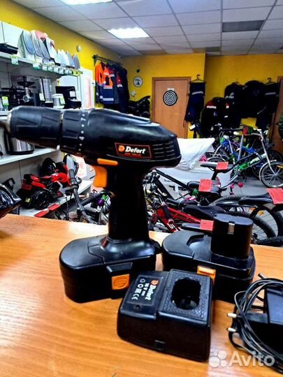 Шуруповерт Defort DCD-18N