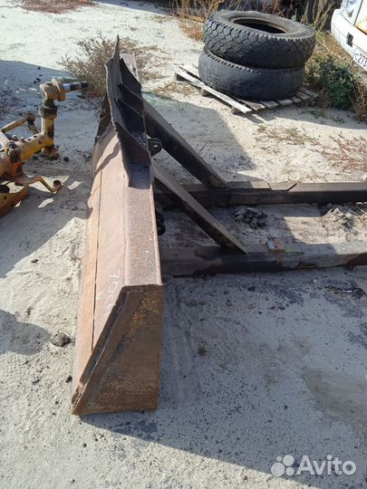 Отвал на трактор