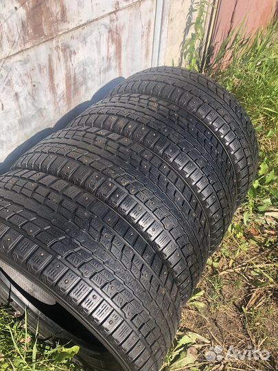 Dunlop SP Winter Ice 01 225/65 R17 102T