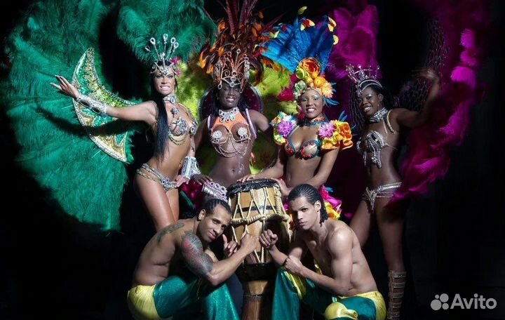 Латино шоу с Кубинским певцом и танцовщицами