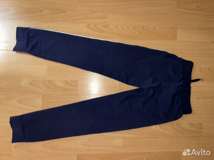 Костюм спортивный