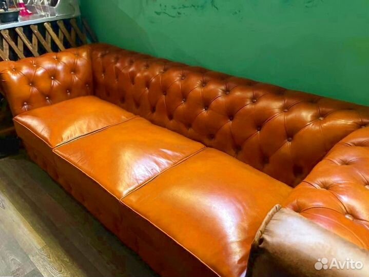 Диван кожаный честер