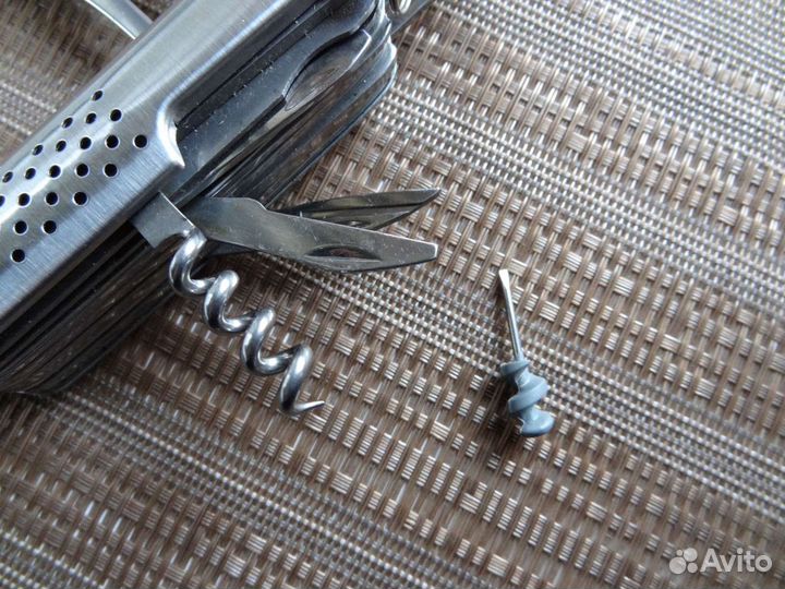 Нож многофункциональный. Мультитул