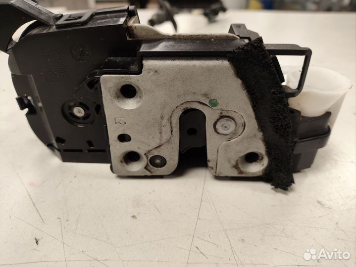 Замок двери передний левый Renault fluence