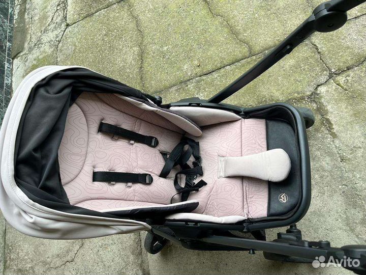 Коляски, ходунок, шизлонг(все вместе 8000)