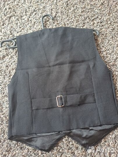 Жилетка черная детская новая