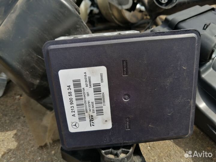 Блок ABS (насос) Mercedes-Benz E-Class W213