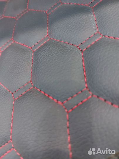 Органайзер в авто 30х30х30см красная строчка