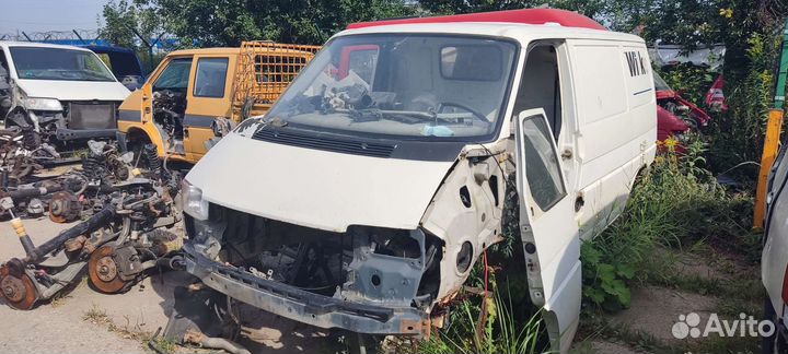 Задний бампер VW T4.Фольксваген Т4