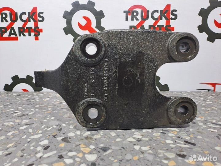 Кронштейн реактивной тяги Mercedes W932 A948325040