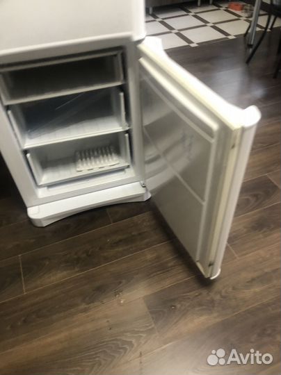 Холодильник Indesit