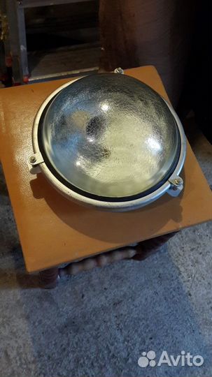 Светильник с плафоном