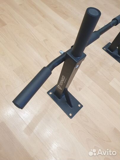 Турник настенный Torneo