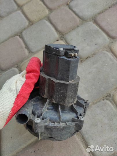 Насос воздушный Mercedes Benz W211