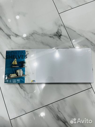 Полка навесная белая