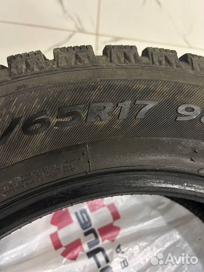 Hankook Winter I'Pike 215/65 R17 98T