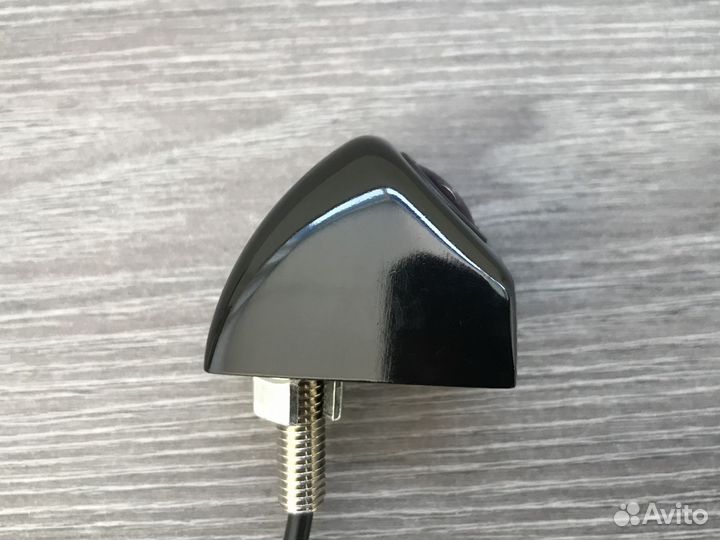 Камера заднего вида на шпильке Fisheye CCD 170