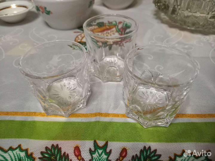 Стопки и кофеварка