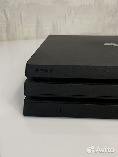 Sony PS4 pro 1tb 9.03