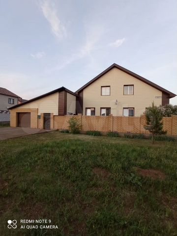 Коттедж 340 м² на участке 10 сот.
