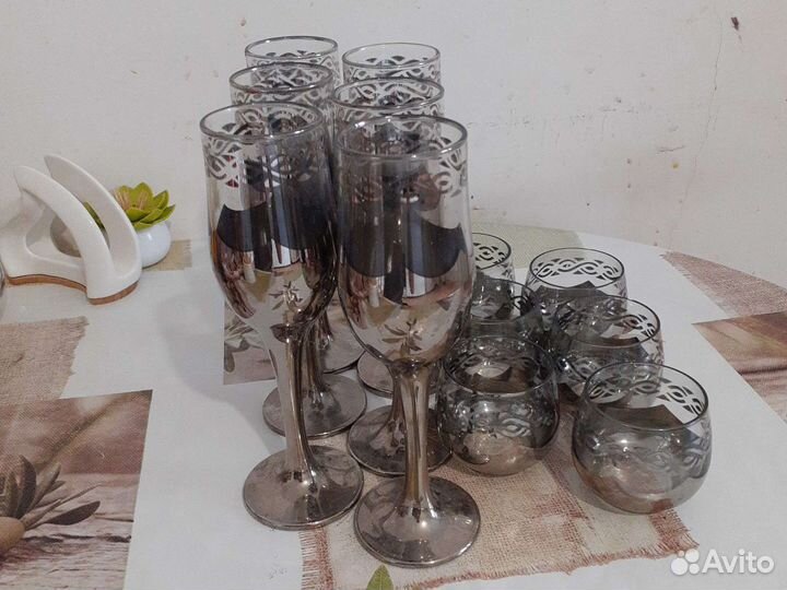 Бокалы и стопки