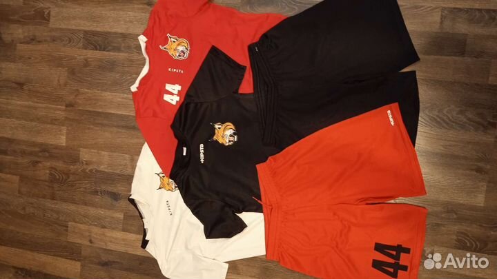 Футбольная форма, 143