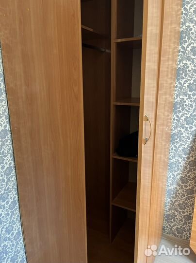 Угловой шкаф