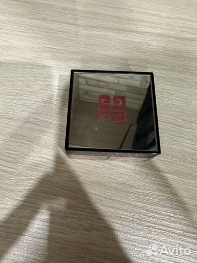 Givenchy румяна