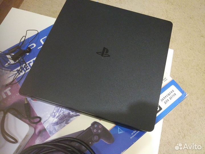 Sony PS4 slim взломанная в подарок (и 2 джоя)