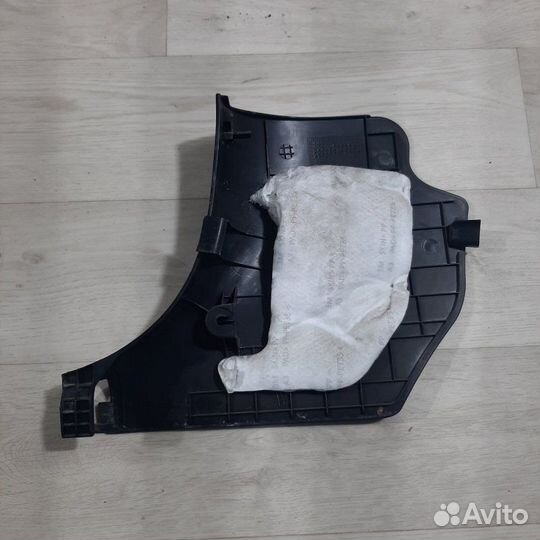 Накладка на порог салона задняя правая Kia Rio 3