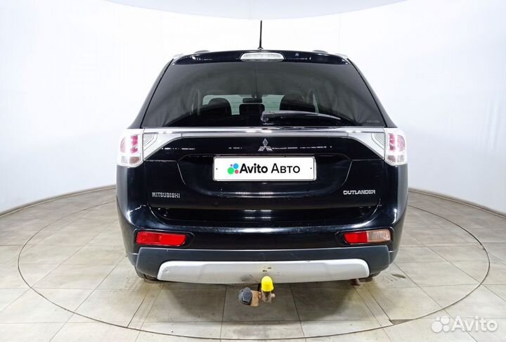 Mitsubishi Outlander 2.0 CVT, 2014, 246 500 км