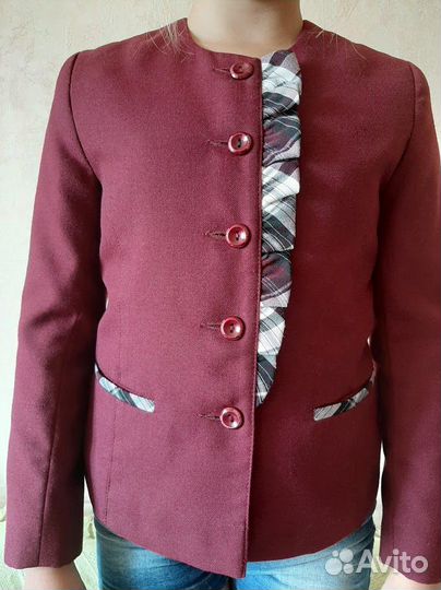 Школьный пиджак для девочки. Жакет
