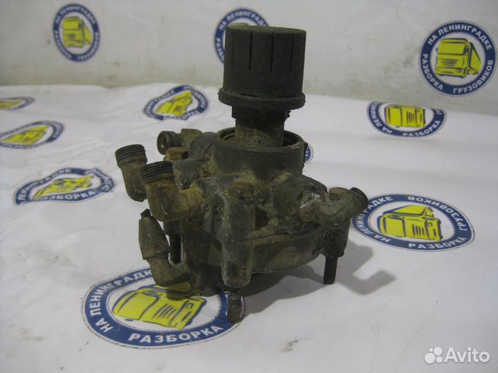 Клапан ускорительный 1350118