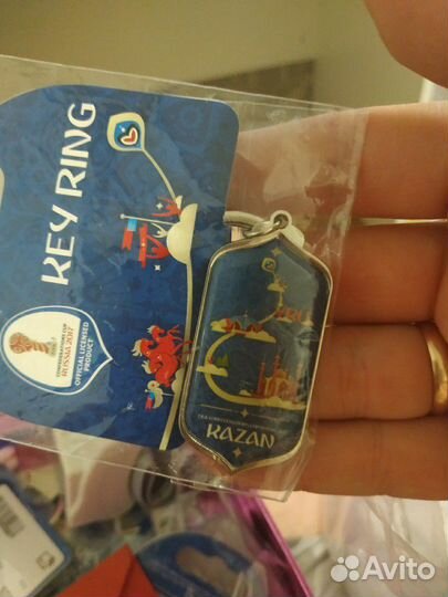 Значок кубок fifa магниты и брелки