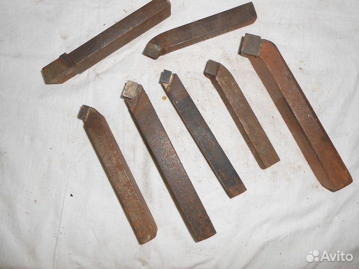 Инструмент токарный