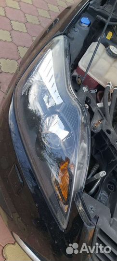 Продам фару на ford focus 2 би ксенон. Новая.Левая
